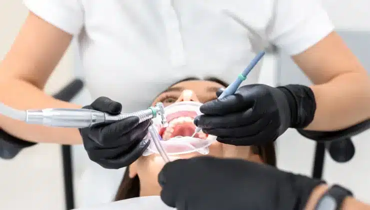 Dentist in Reseda